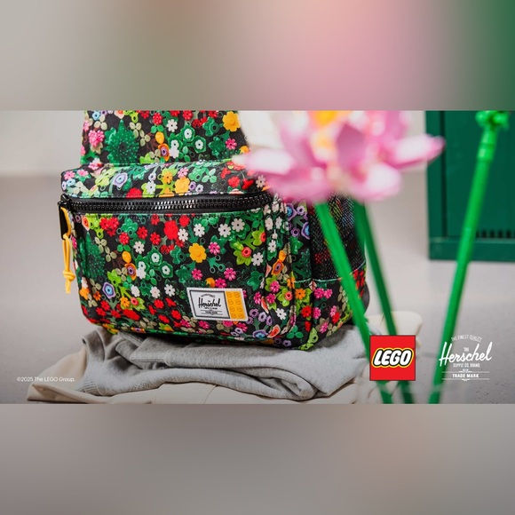 New LEGO® Herschel Heritage™ Youth Backpack Scavenger Hunt Meadow NWT - Picture 9 of 12